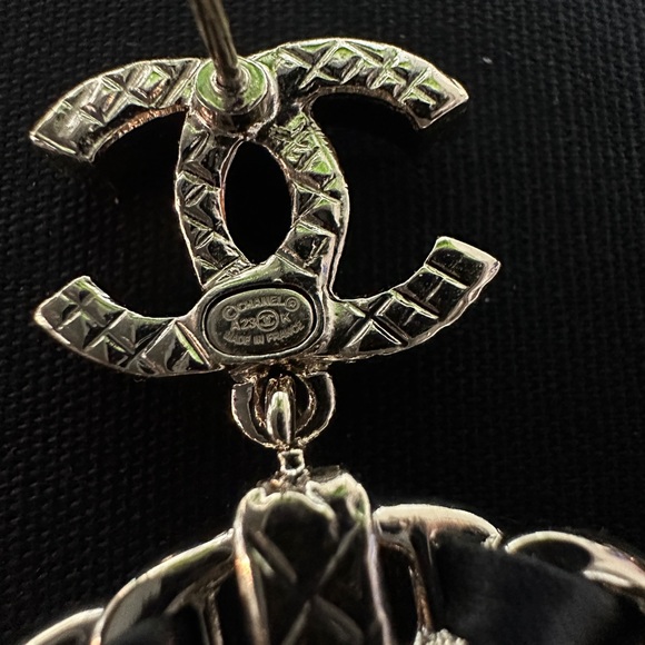 CHANEL 23K Statement Dangle CC Crystal Earrings - Picture 4 of 5